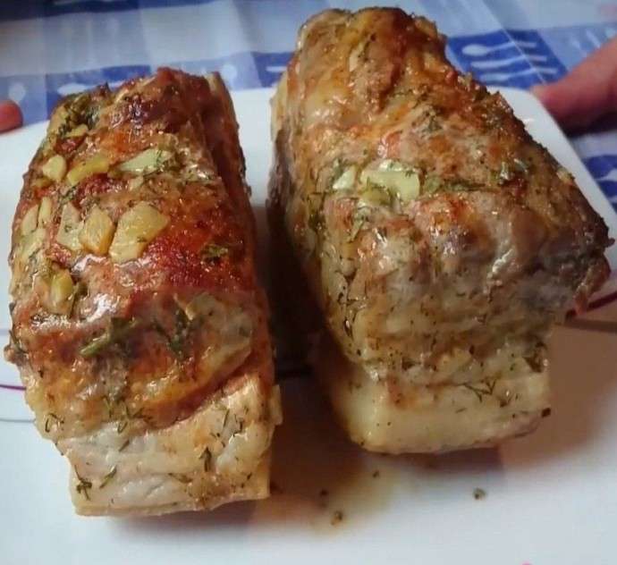 Сало с мясной прослойкой, запеченное в духовке