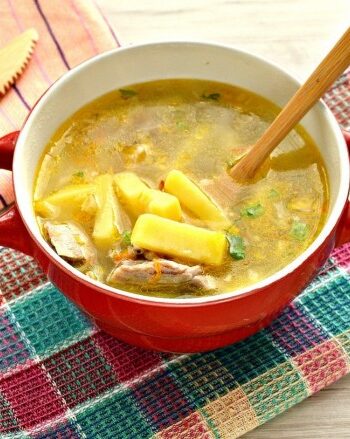 Рисовый суп со свининой и картошкой