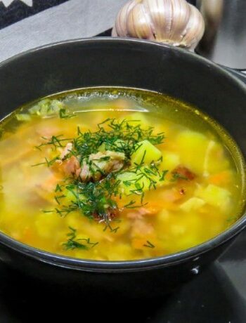 Гороховый суп с копченой курицей и картошкой