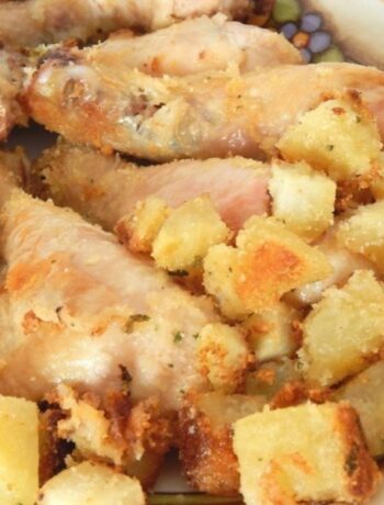 Куриные голени в панировке с картофелем и сыром