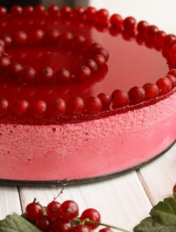 Муссовый торт “Красная смородина”