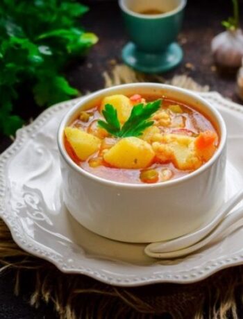 Постный томатный суп с булгуром