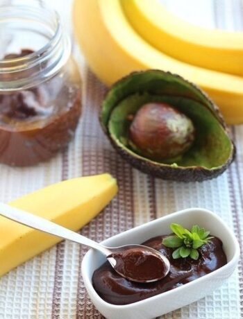Шоколадный крем из банана и авокадо