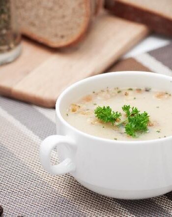 Грибной суп из шампиньонов и куриного бульона