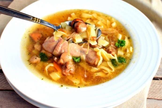 Суп-лапша с белыми грибами и курицей