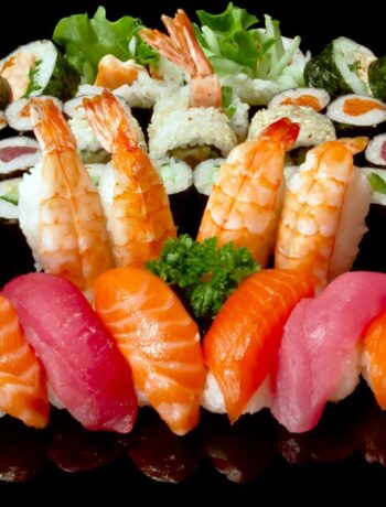 sushi-assorti-s-ryboj-i-krevetkami