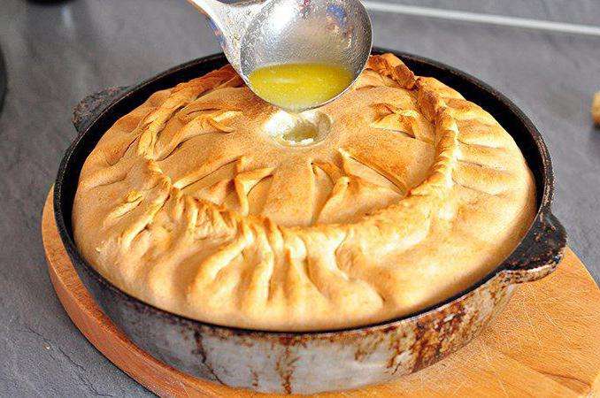 Татарский пирог с картофелем и мясом