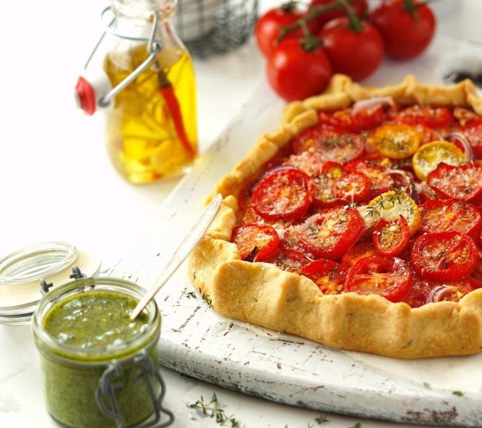 Итальянский пирог с помидорами и сыром