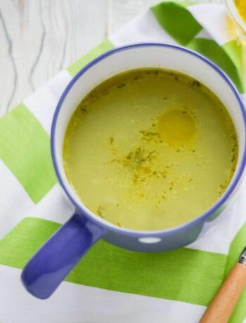 Суп из зелёного горошка с мятой