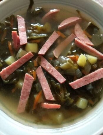 Картофельный суп с маринованными огурцами и капустой