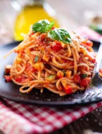 Итальянская паста в овощном соусе