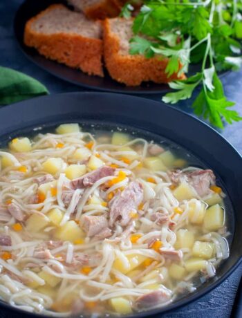 Картофельный суп с лапшой и индейкой