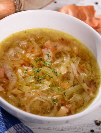 Луковый суп с беконом