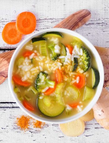 Рисовый суп с овощами и имбирем