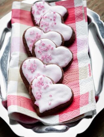 Шоколадное песочное печенье на День Валентина