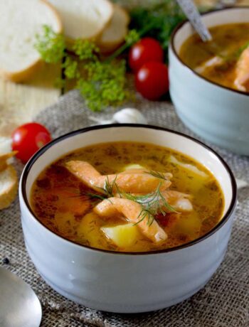 Суп из красной рыбы с картофелем