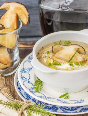Крем-суп из белых грибов с кедровыми орешками