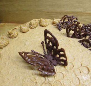 Шоколадные бабочки для торта своими руками