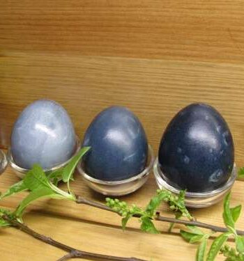 Как покрасить яйца на Пасху с помощью каркаде