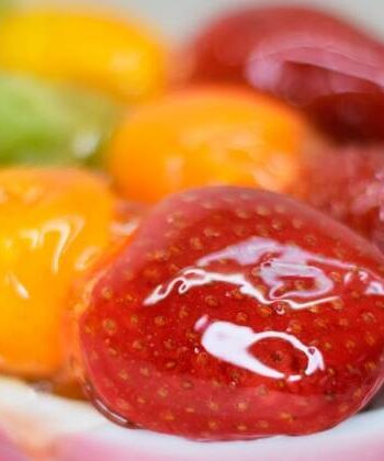 Стеклянные ягоды и фрукты в карамели в домашних условиях