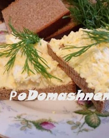 Намазка на хлеб из сыра и яиц с чесноком