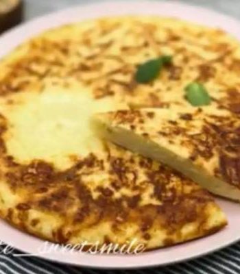 Ленивый хачапури с сыром на молоке на сковороде