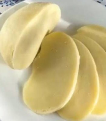 Видео-рецепт приготовления домашнего сыра из молока и сметаны