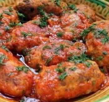 Видео-рецепт гречаников в томатном соусе