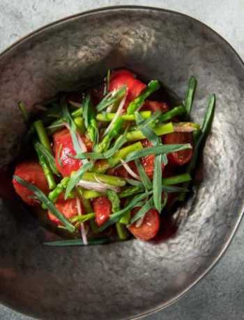 Салат «Бахар» со спаржей и бакинскими томатами