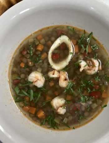 Чечевичный суп с креветками