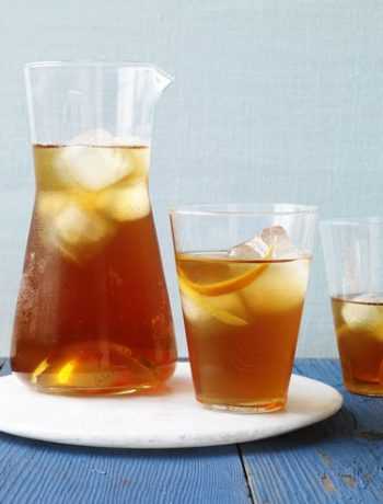 Холодный чай с джином и кардамоном