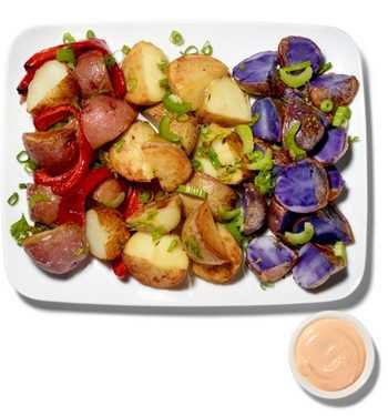 Теплый салат из цветного картофеля
