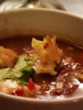 Тортилья-суп с курицей и фасолью