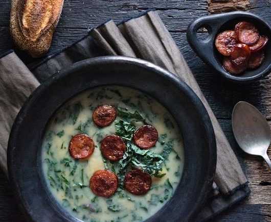 Португальский зеленый суп «Кальдо верде»