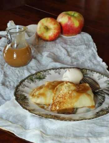 Блины с тыквенно-яблочной начинкой и домашним мороженым