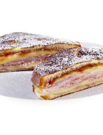 Сэндвич «Монте-Кристо» с булочкой бриошь