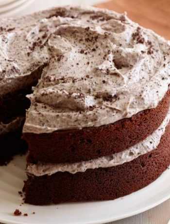 Шоколадный торт с печеньем Oreo и творожным кремом