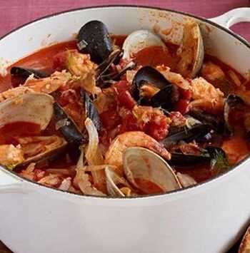 Суп из морепродуктов с фенхелем «Чоппино»