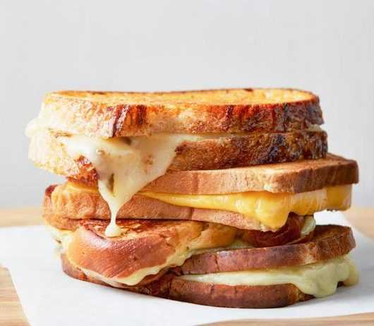 Идеальный горячий сэндвич с сыром