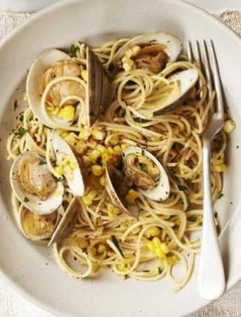 Спагеттини с кукурузой и моллюсками