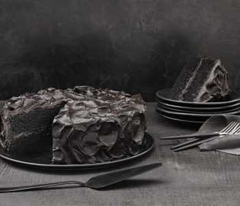 Чёрный шоколадный торт