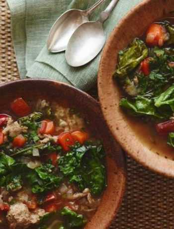 Рисовый суп с индейкой и капустой кейл