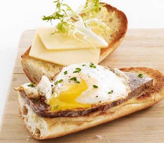 Бутерброды с яичницей «Бистро»