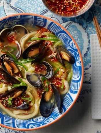Хэмуль калькуксу: Корейская лапша с морепродуктами