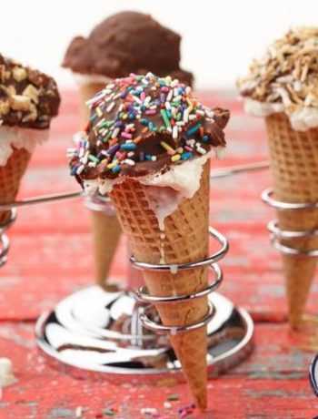 Мороженое в шоколадной глазури в рожках