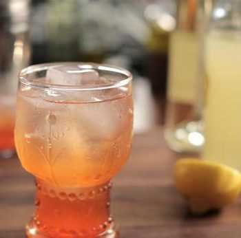 Алкогольный клубничный лимонад