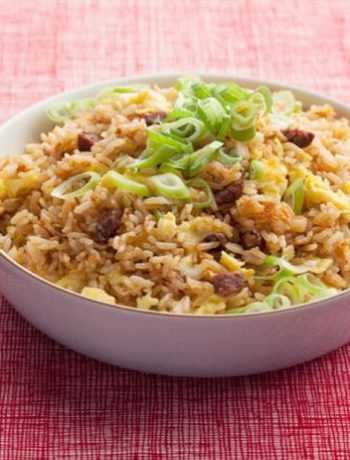 Традиционный китайский жареный рис