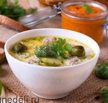 Сырный суп с брюссельской капустой и фрикадельками