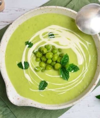 Крем-суп из зеленого горошка с мятой