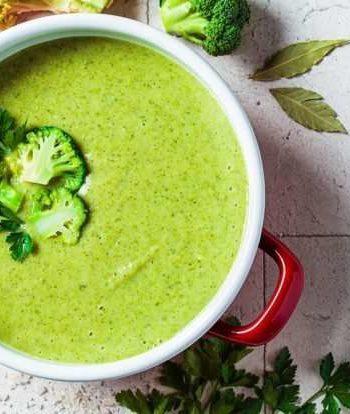 Суп-пюре из брокколи и зелени